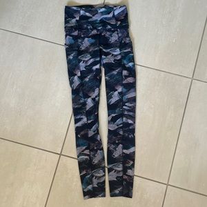 25” Lululemon Leggings, multicolor, size 2!